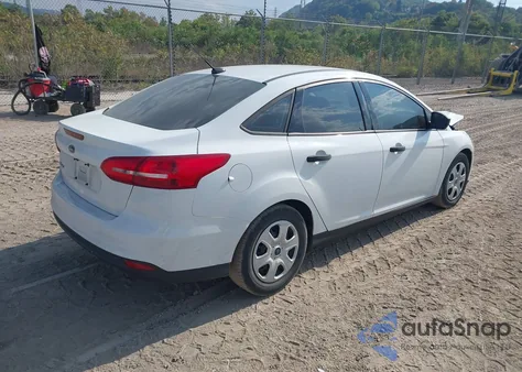 2016 Ford Focus S z USA, uszkodzony, nr VIN 1FADP3E26GL292793